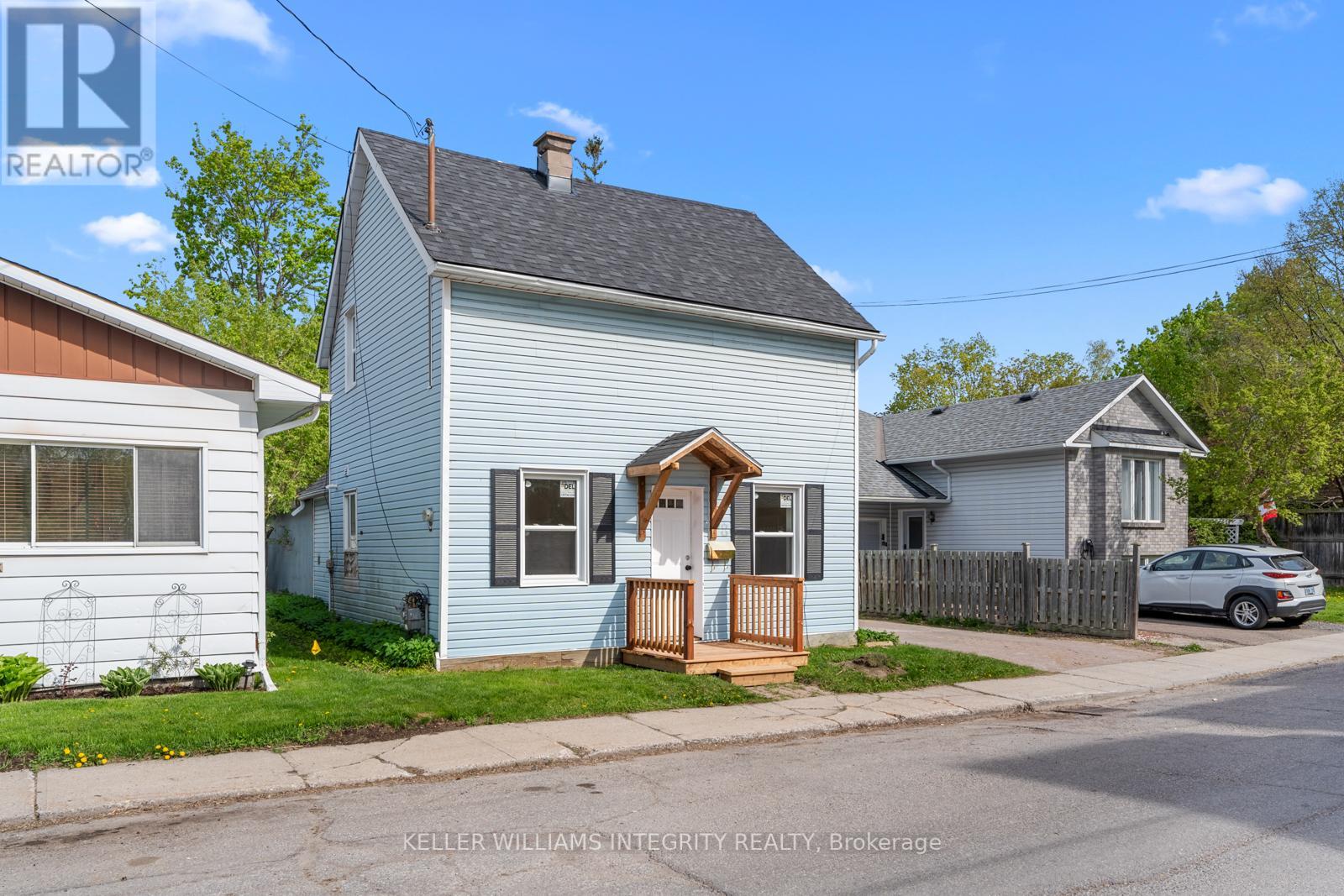 58 RUSSELL STREET N