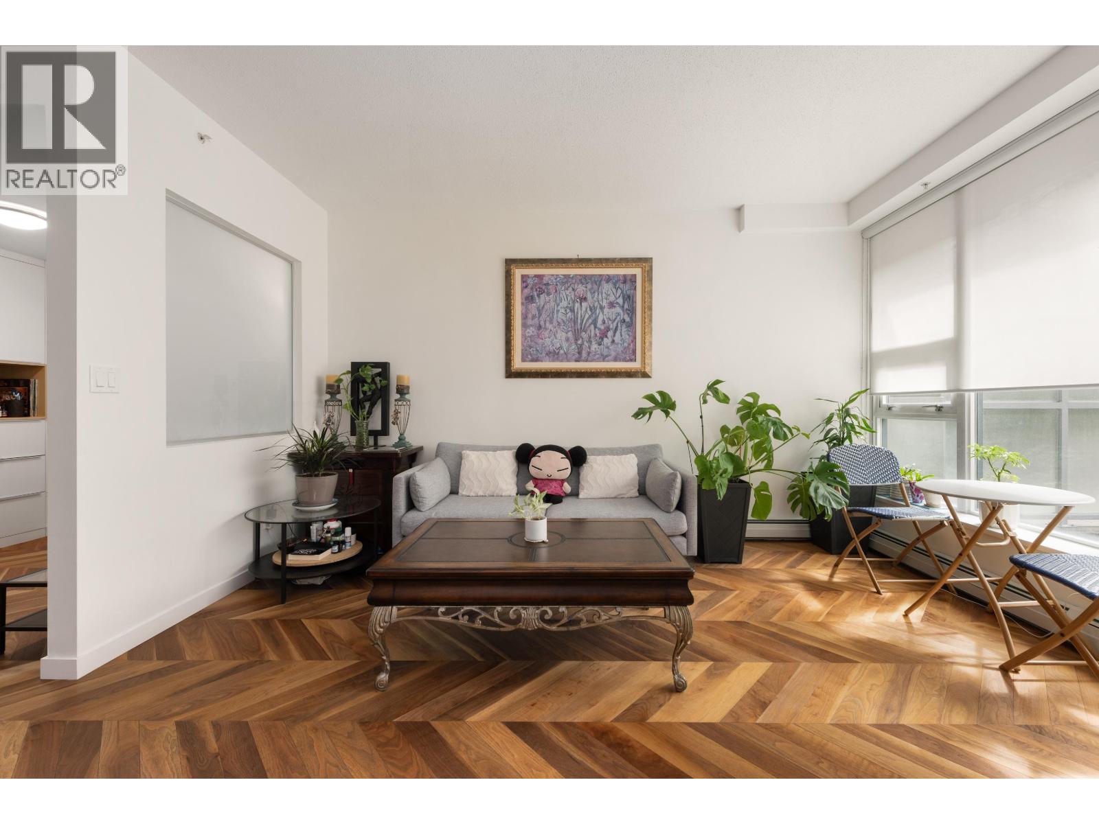 253 108 W 1ST AVENUE