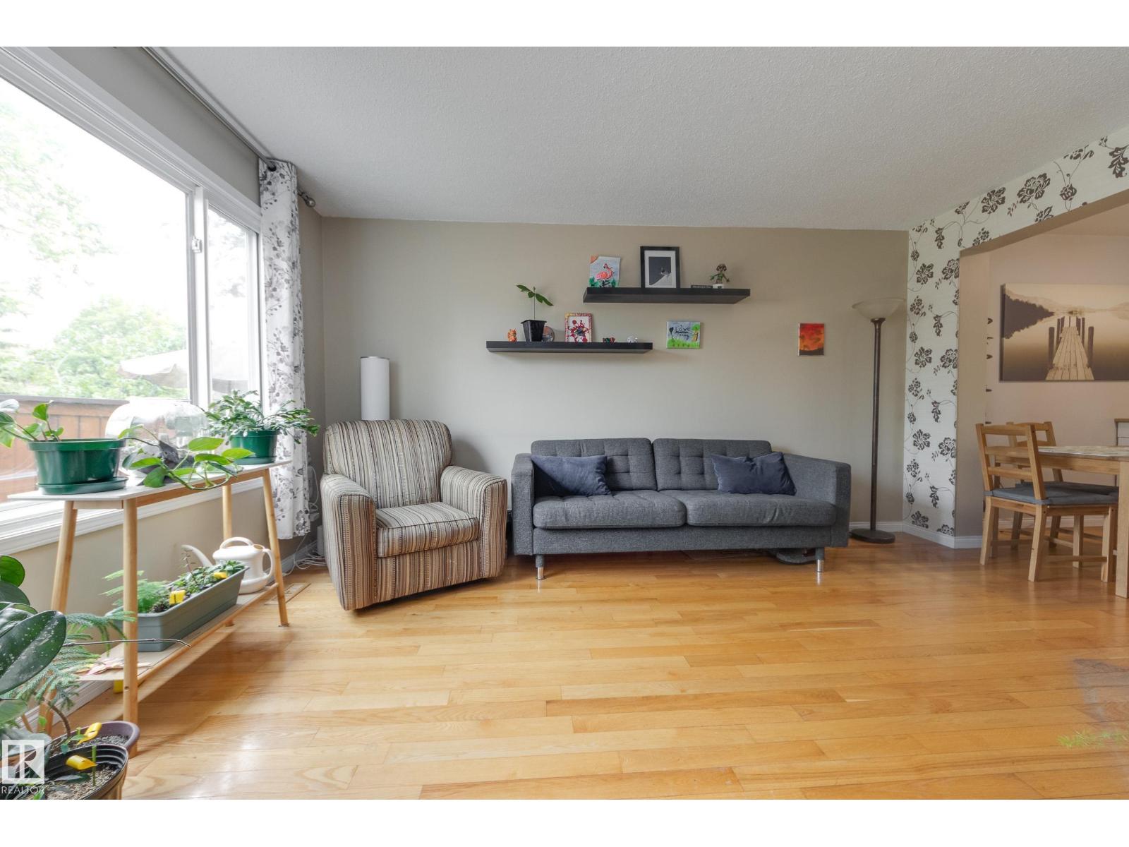 126 PRIMROSE GARDENS GD NW