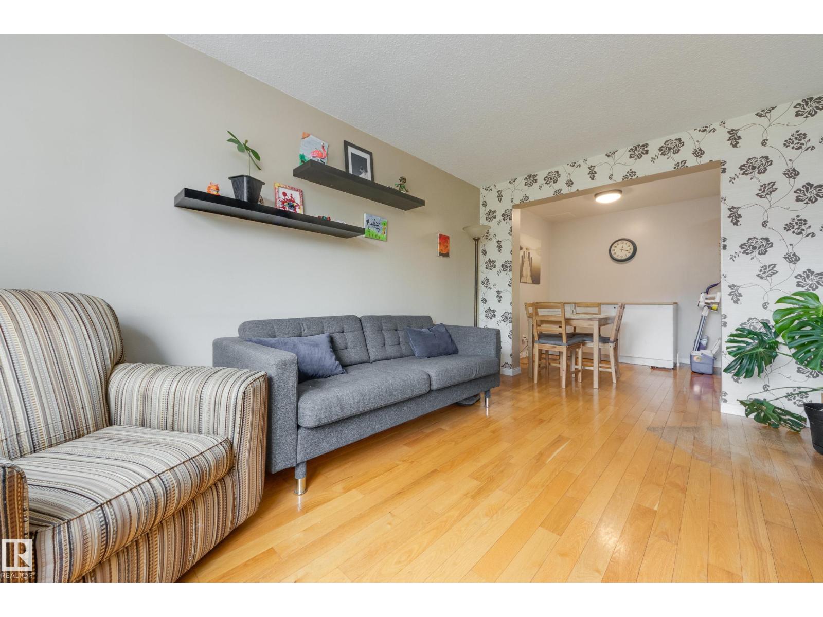 126 PRIMROSE GARDENS GD NW