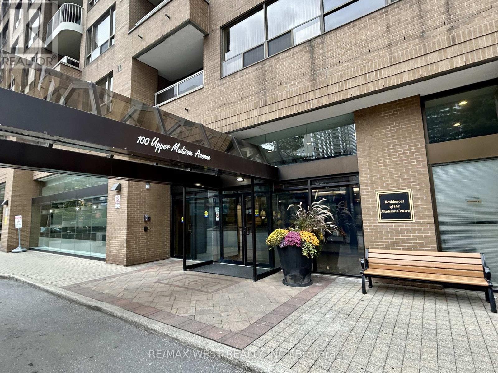 2405 - 100 UPPER MADISON AVENUE