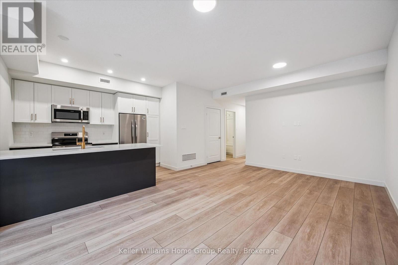 161 - 824 WOOLWICH STREET