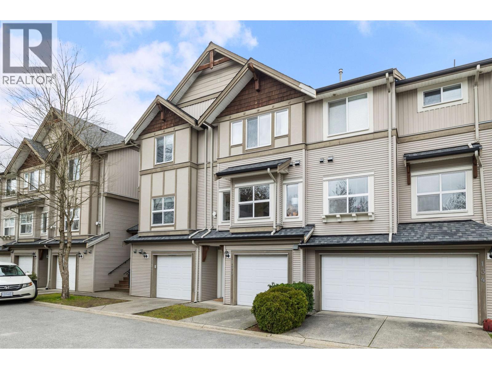 133 1055 RIVERWOOD GATE
