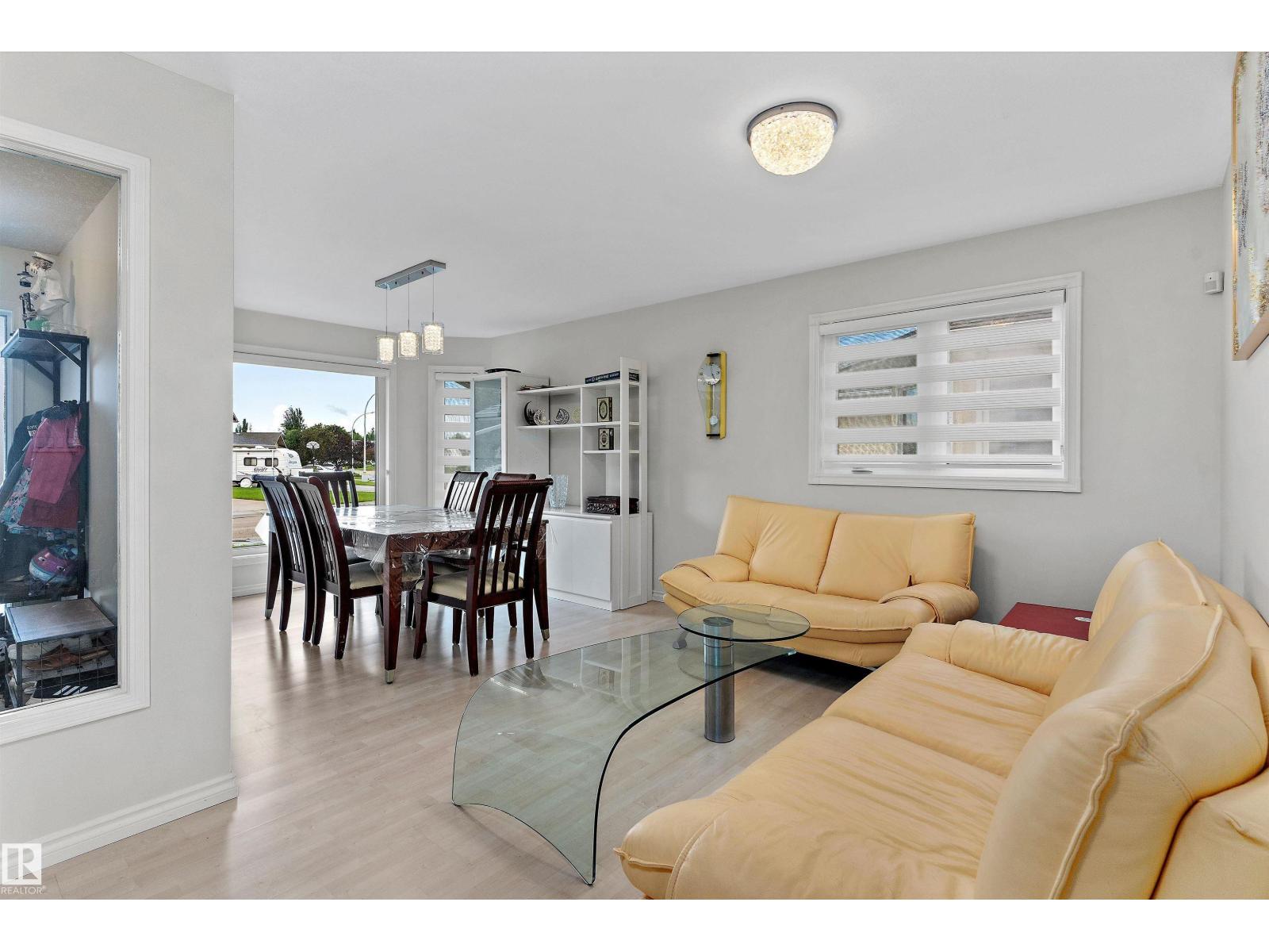 8904 170A AV NW