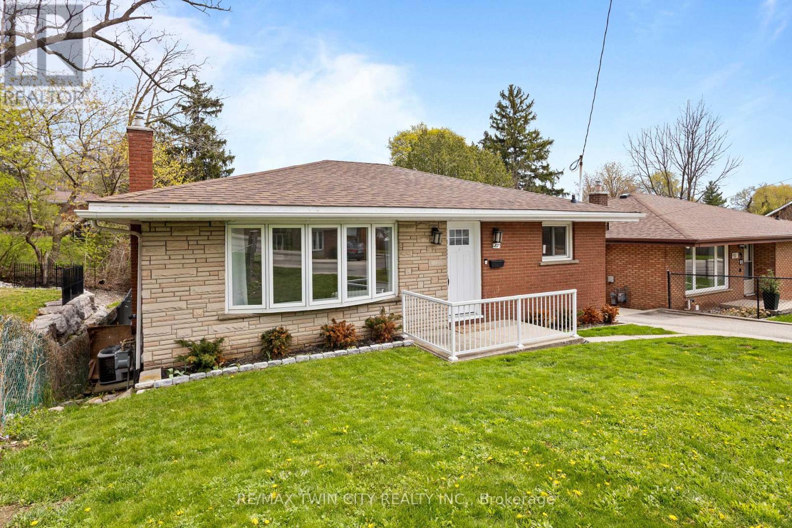 87 ST PAUL AVENUE