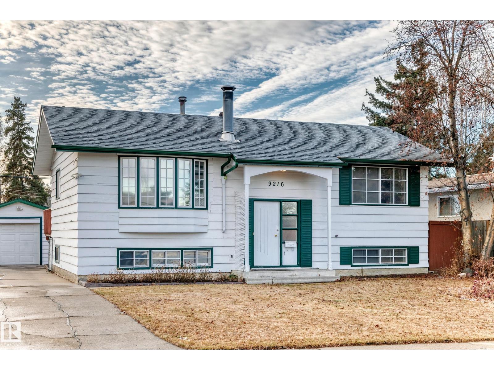 9216 68 ST NW