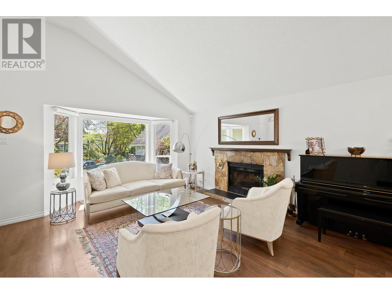 3336 MANNING CRESCENT
