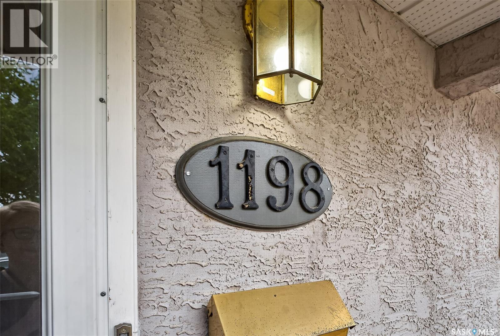 1198 Duffield CRESCENT