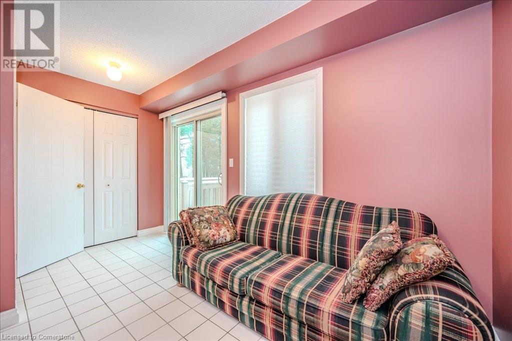 302 COLLEGE Avenue W Unit# 4