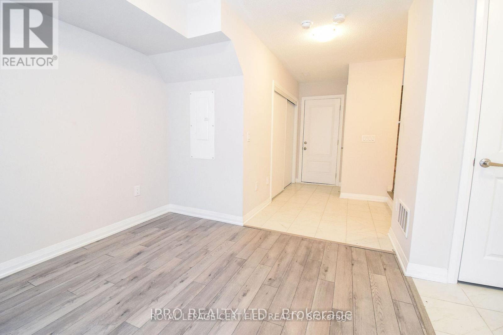 404 - 585 COLBORNE STREET E