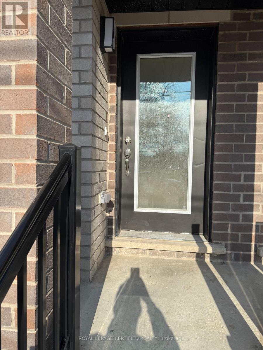 404 - 585 COLBORNE STREET E