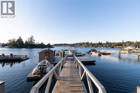 786 Sea Dr Central Saanich BC V8M1B1