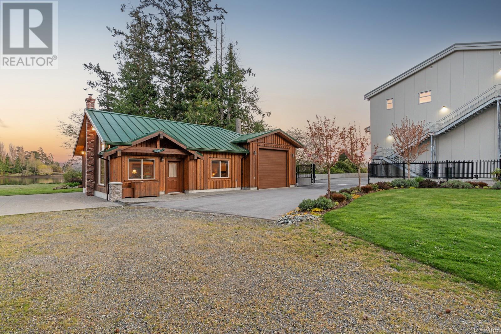 5583 Medberry Close