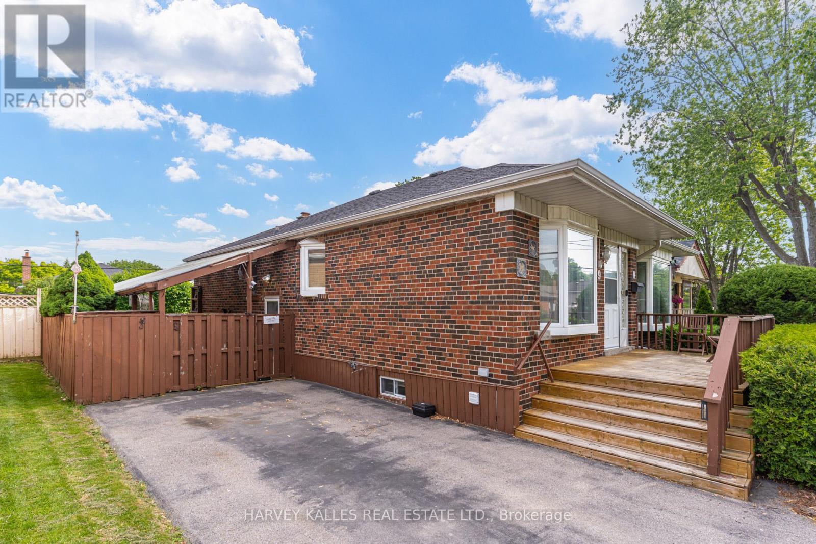 9 SEALCOVE DRIVE