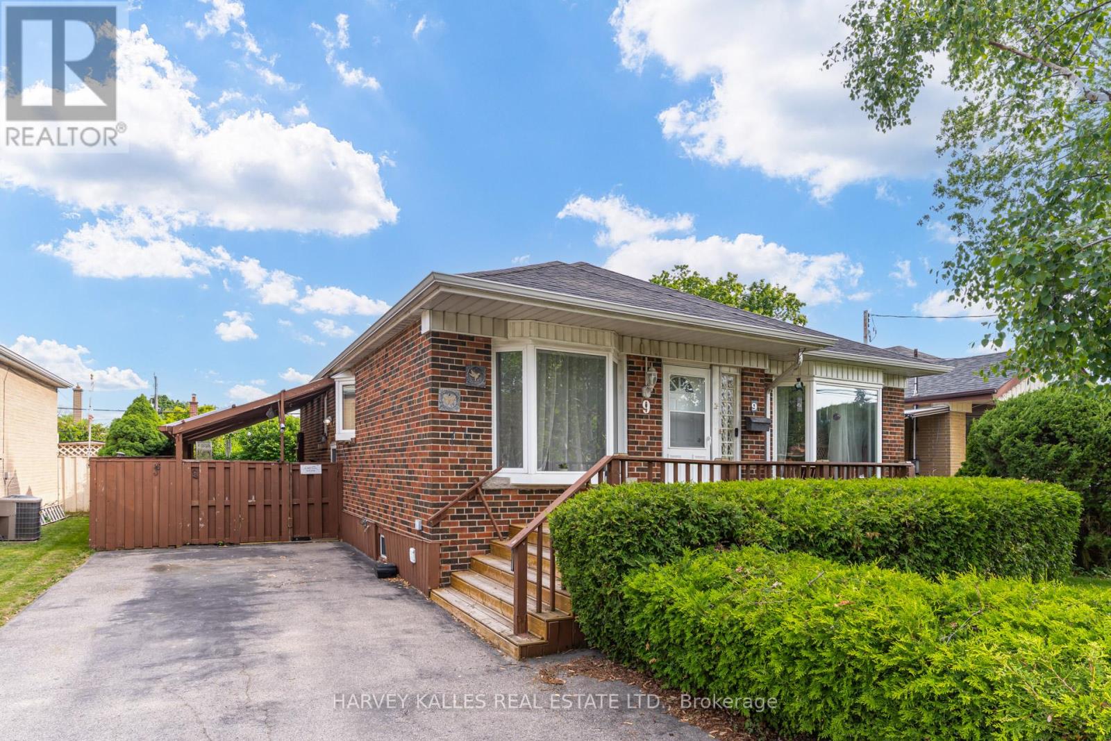 9 SEALCOVE DRIVE