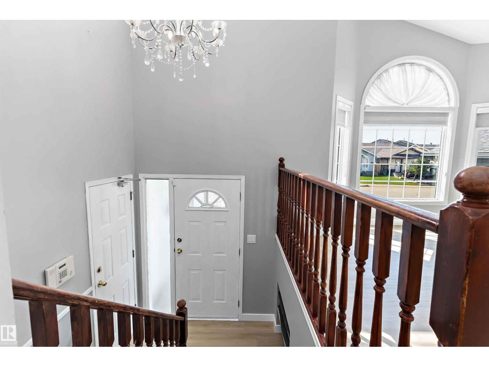 14707 33 ST NW