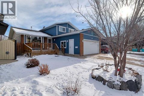 48 Bernard Way NW Calgary AB T3K2E9