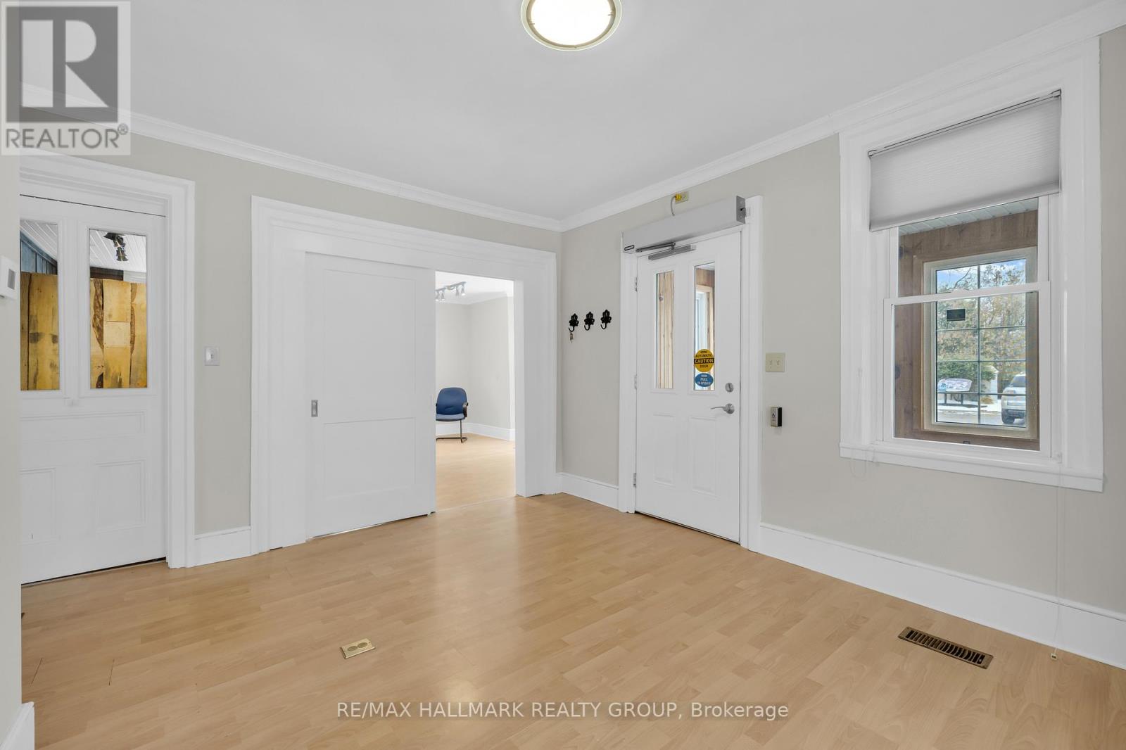 10 WELLINGTON STREET E