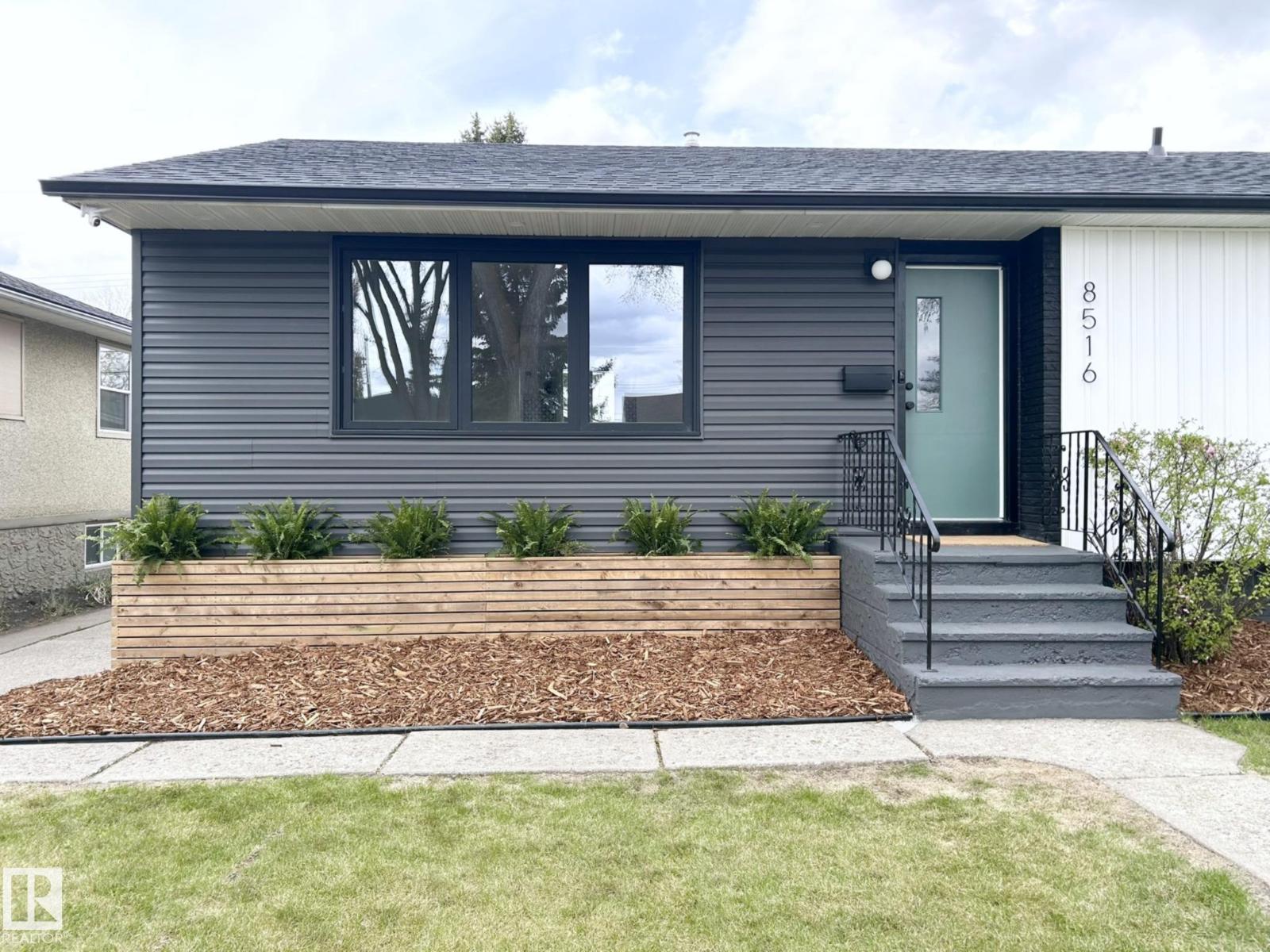 8516 64 AV NW