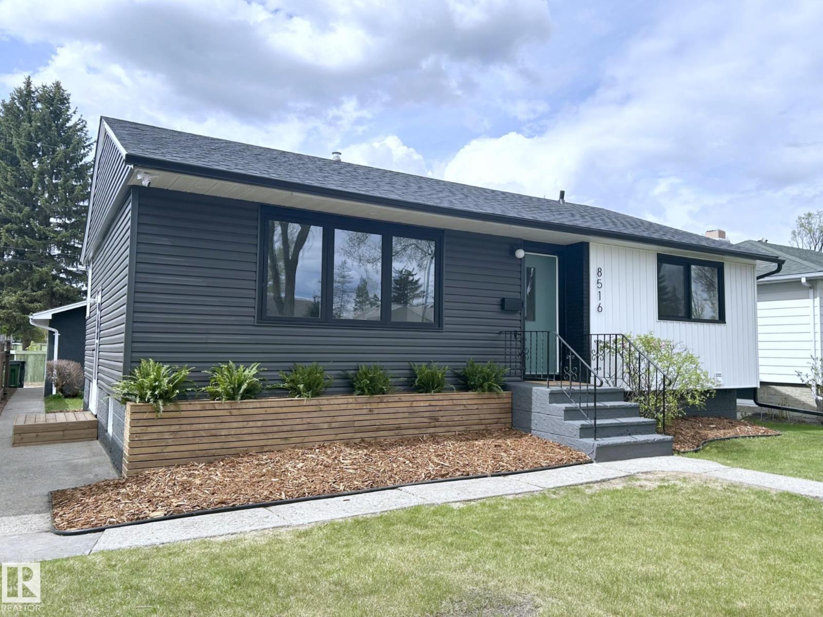 8516 64 AV NW