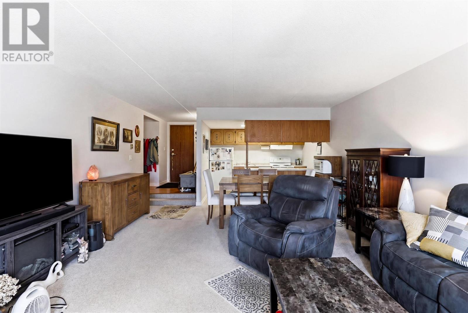 313 MacDonald AVE # 305