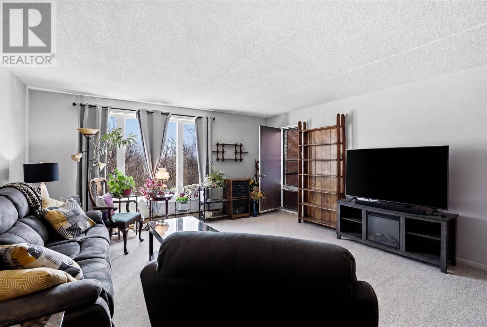 313 MacDonald AVE # 305