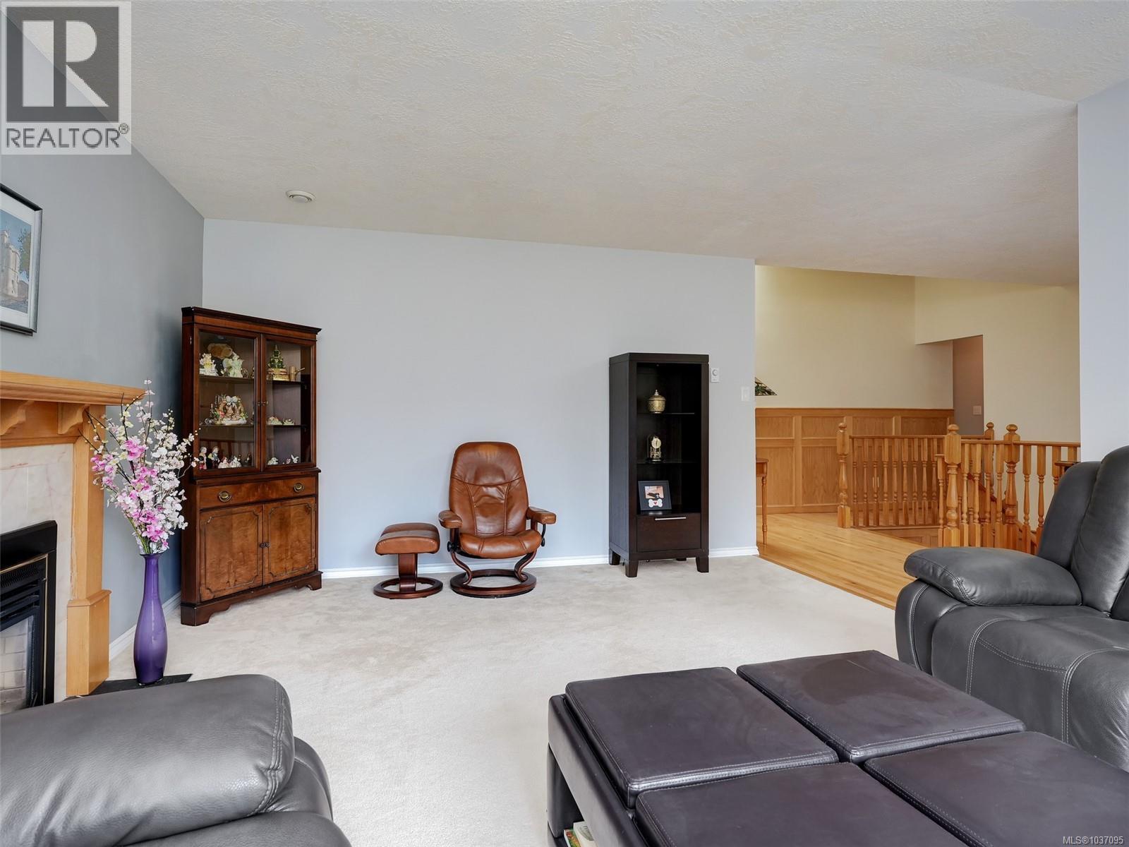 6781 Amwell Dr