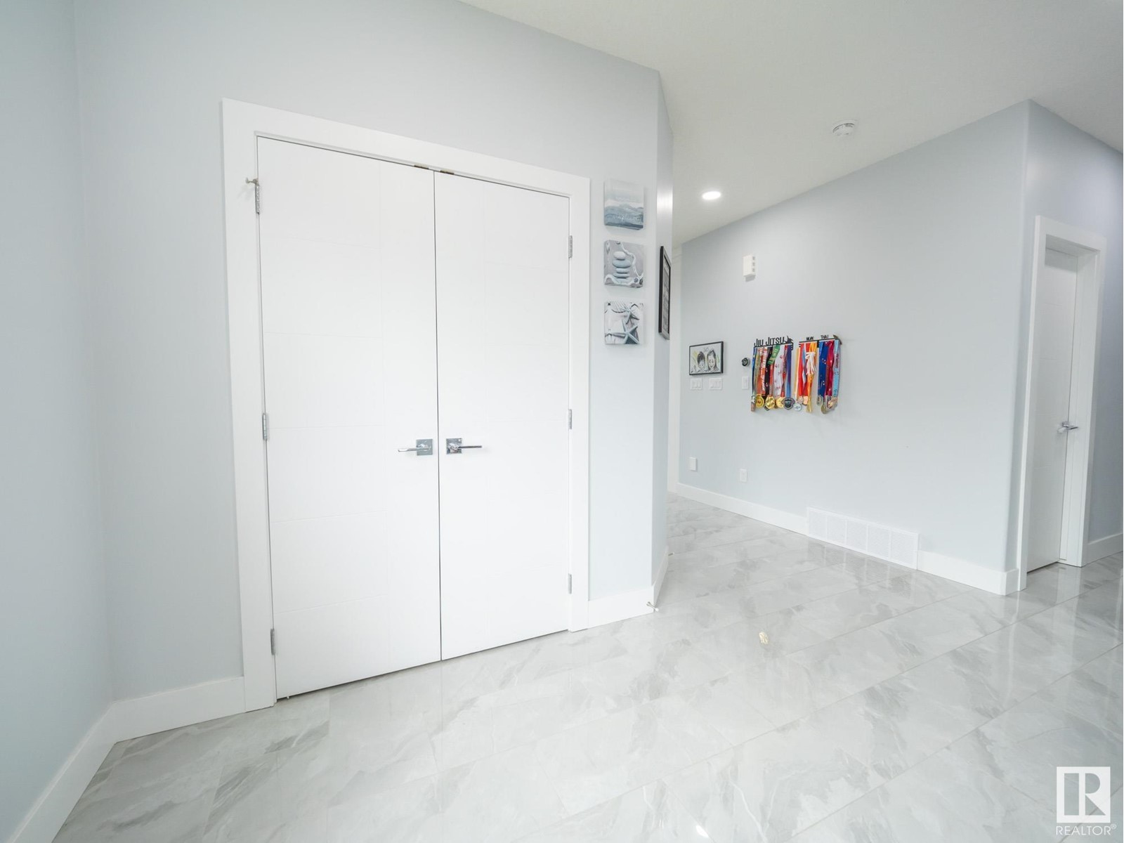 3816 168 AV NW