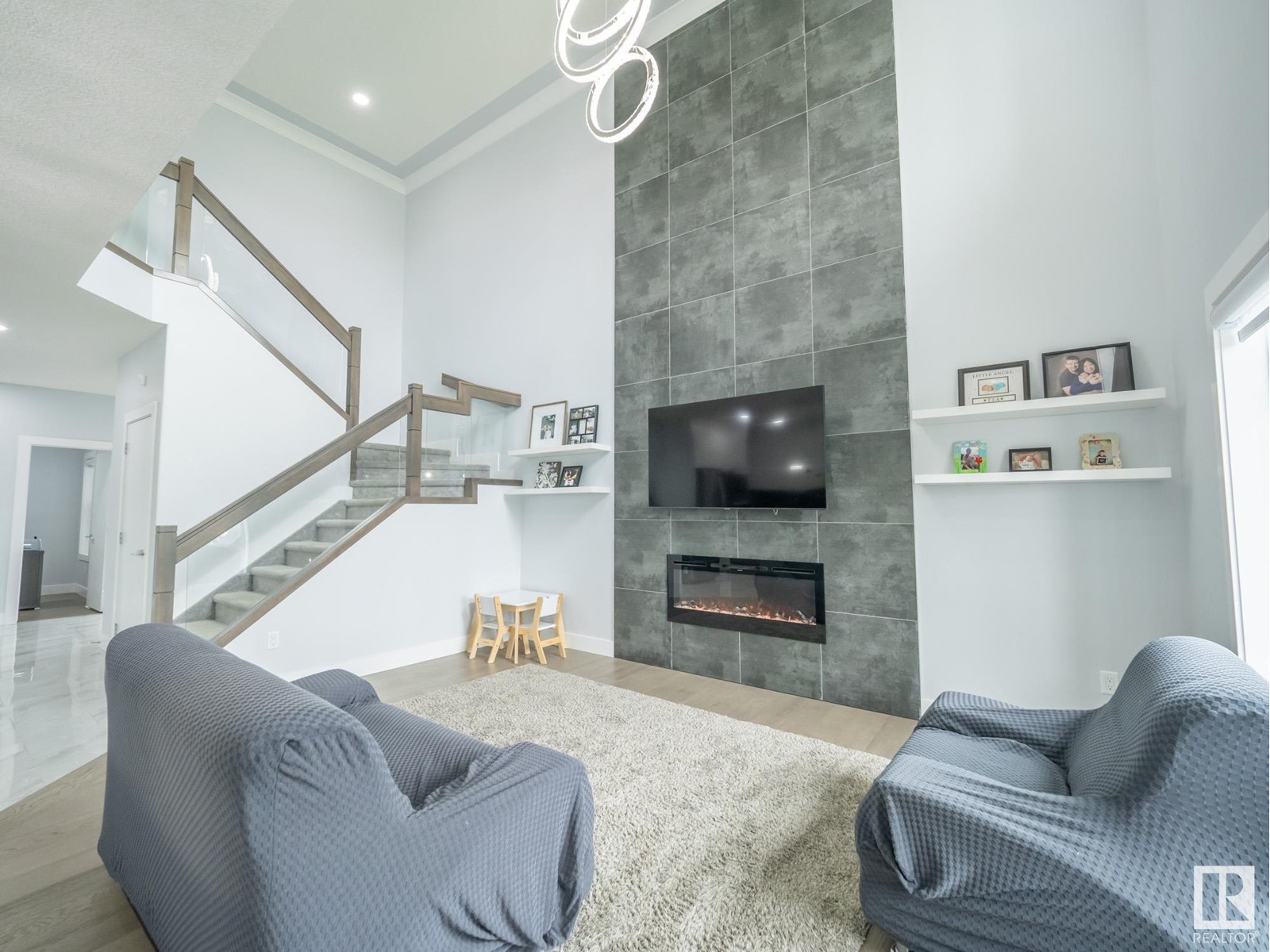 3816 168 AV NW