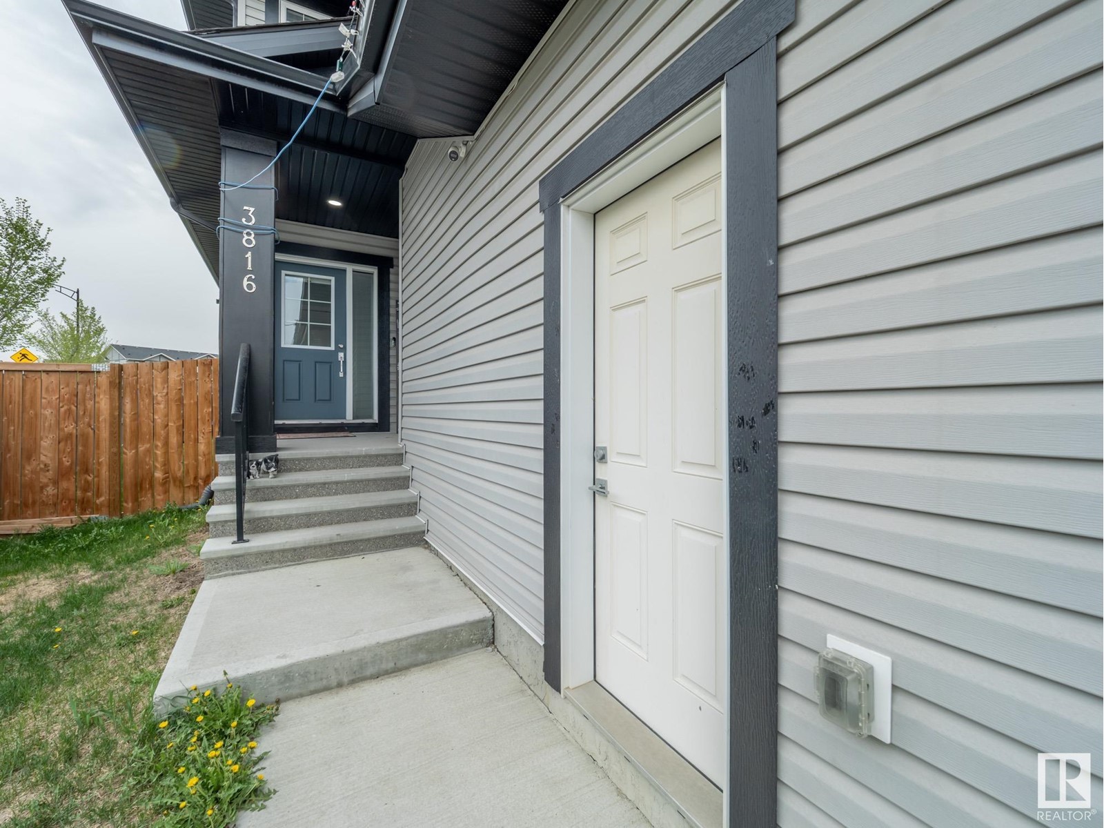 3816 168 AV NW