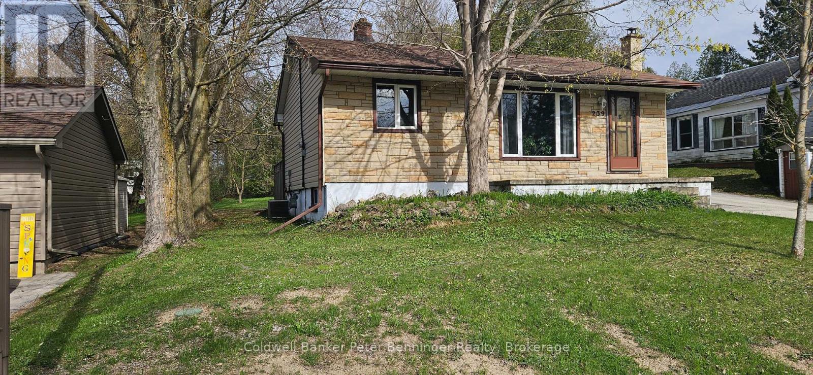 239 COUNTESS STREET N