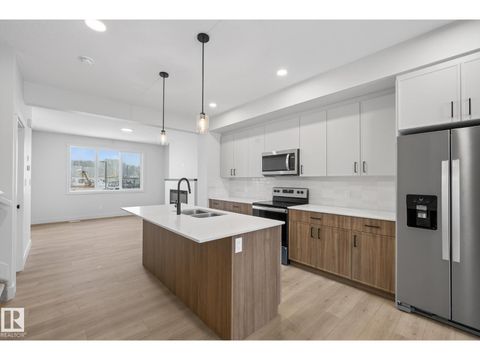 119 BRICKYARD DR Stony Plain AB T7Z0A0