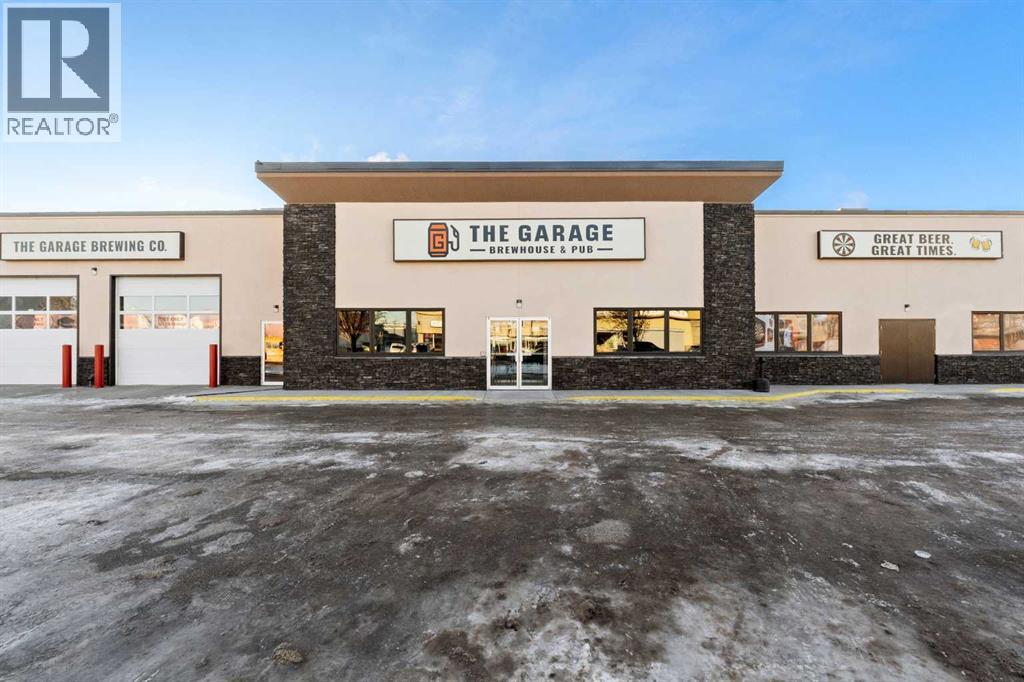 Photo 1 of 12 — 5015 50 Avenue, Whitecourt, AB T7S1V4