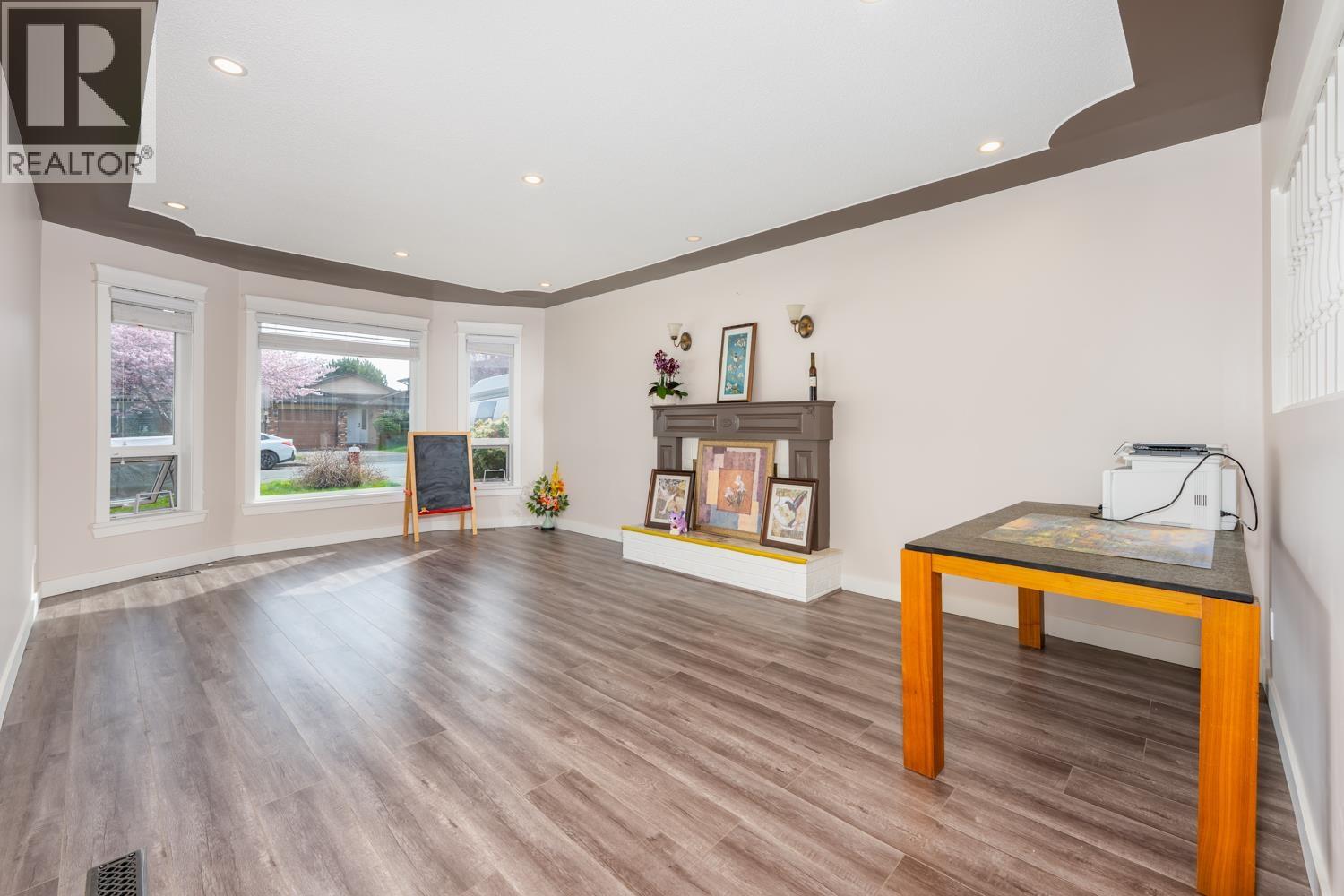 10481 HOLLYBANK DRIVE