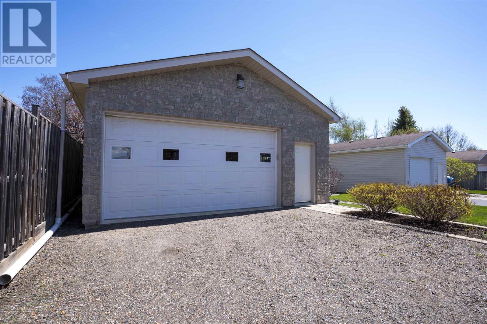 159 Saxon DR
