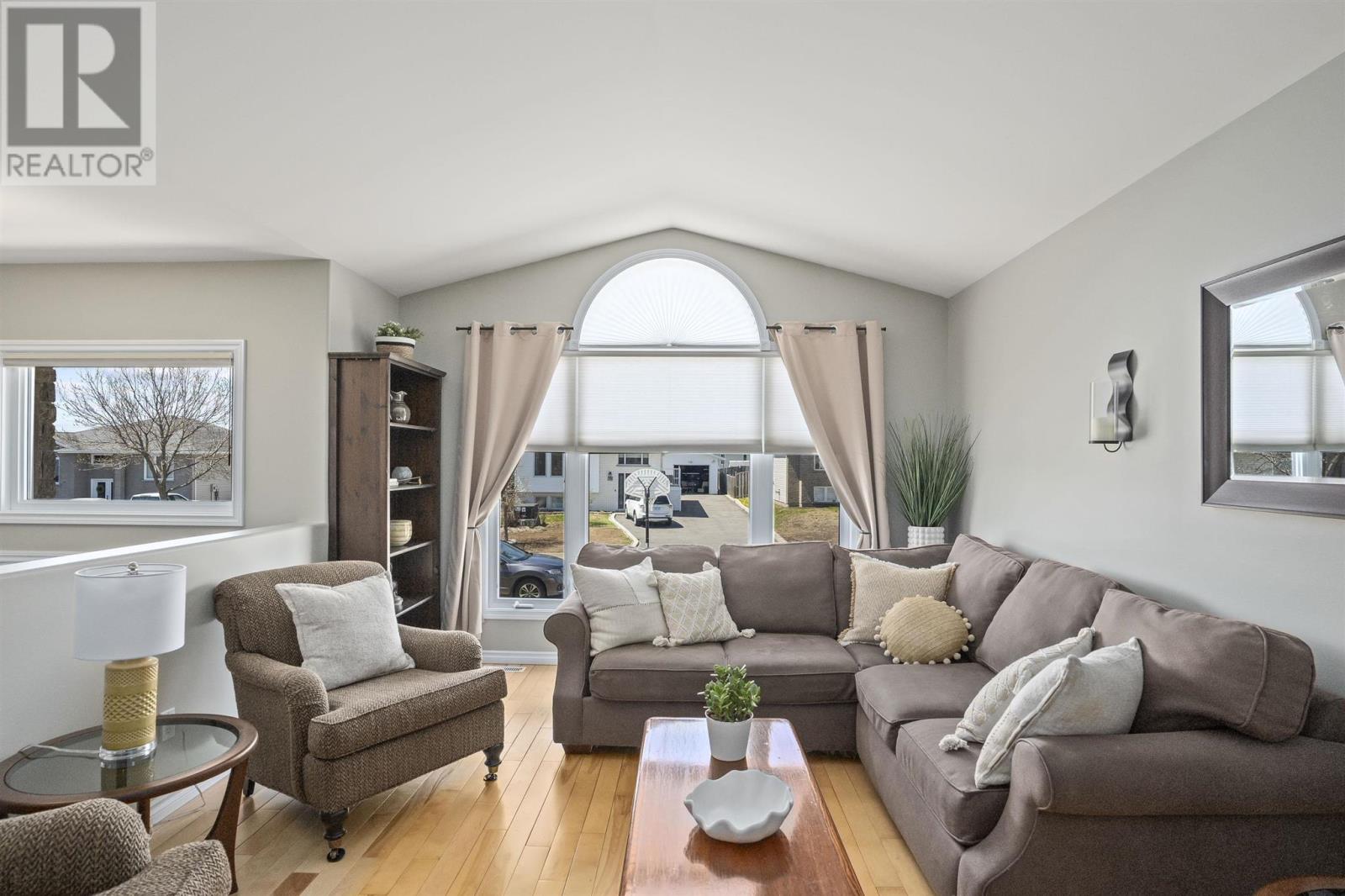 159 Saxon DR