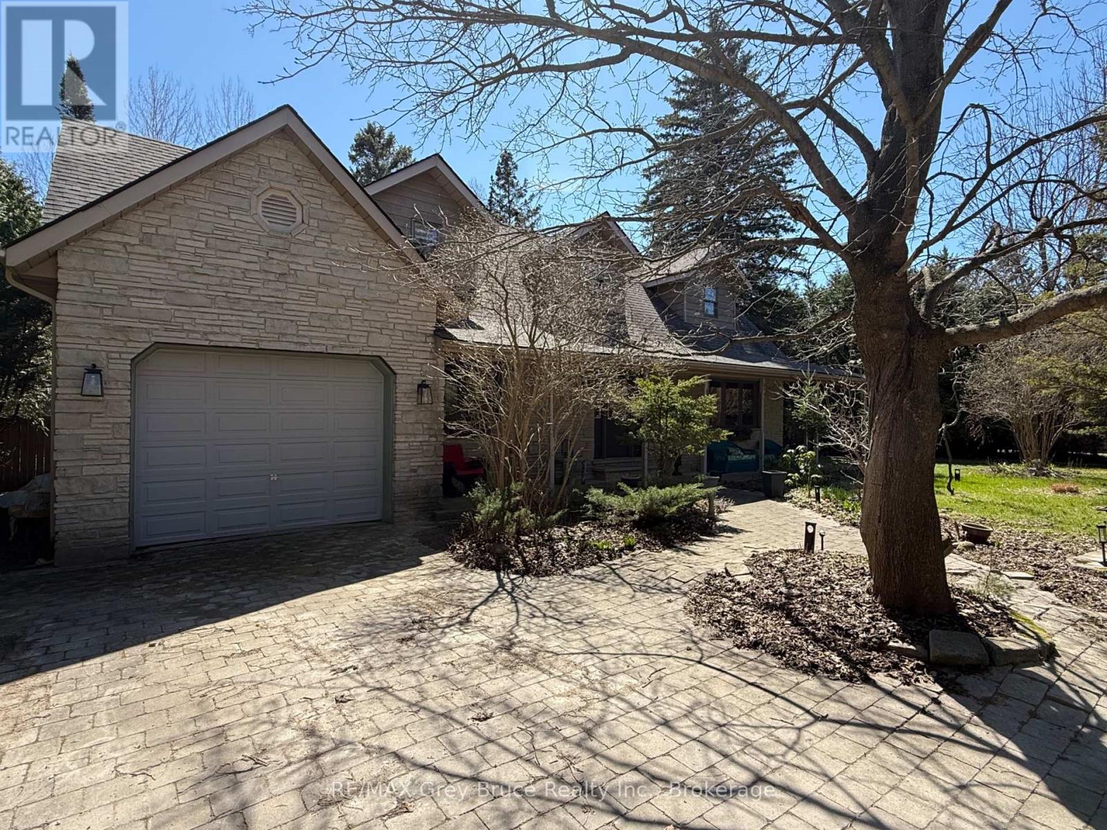 6 KIRKLAND PLACE