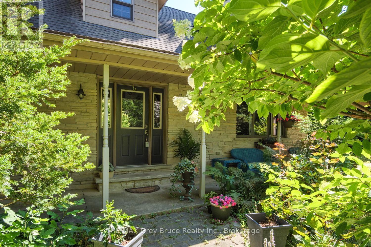 6 KIRKLAND PLACE