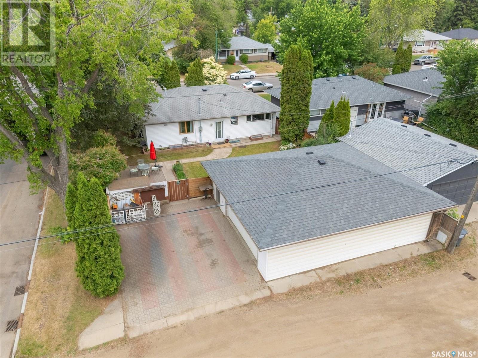 2533 William AVENUE