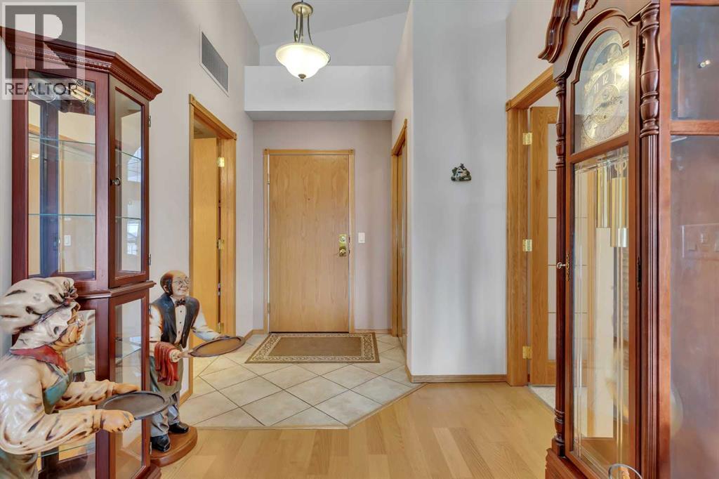 303, 728 Country Hills Road NW