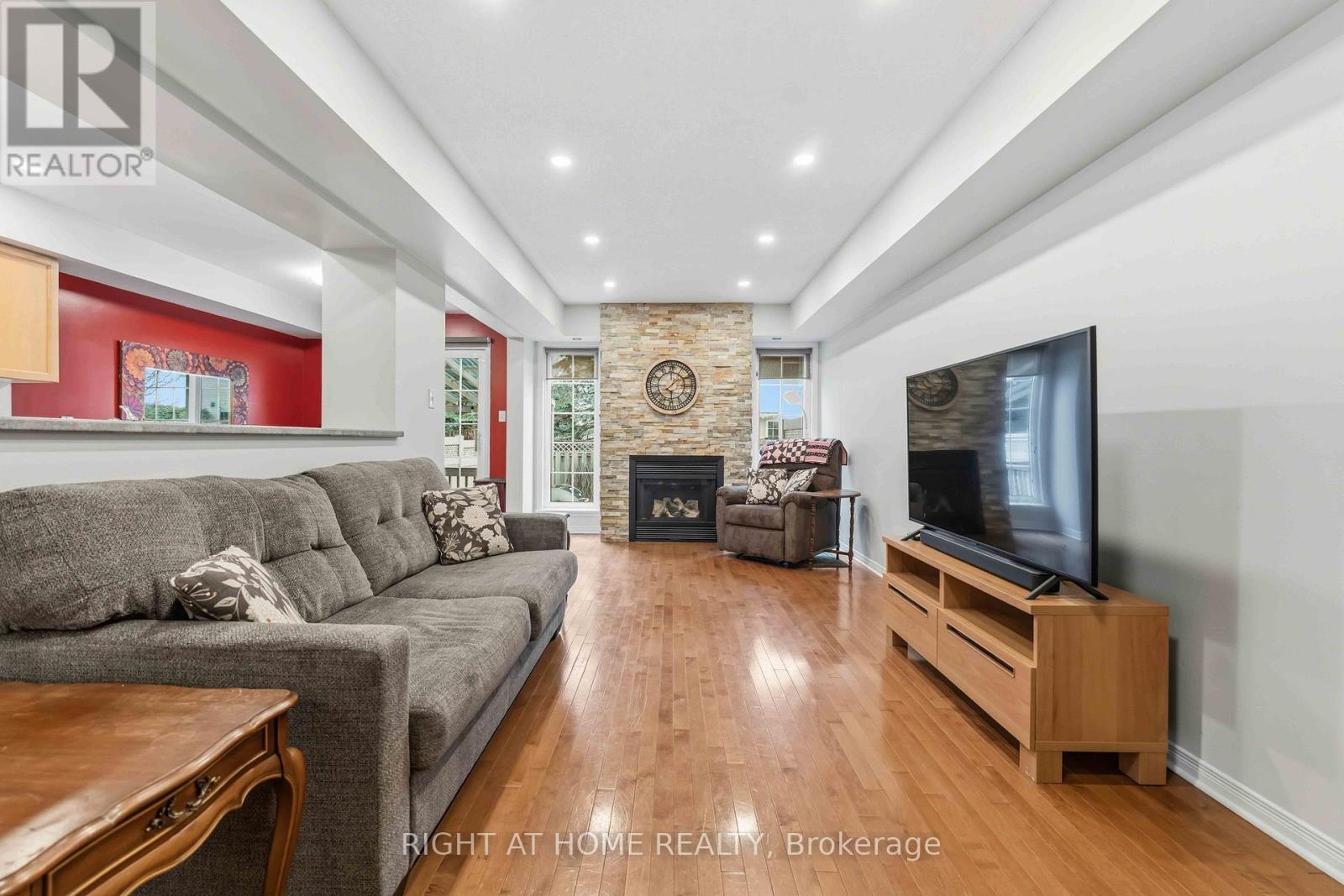 52 FIELDBERRY PRIVATE