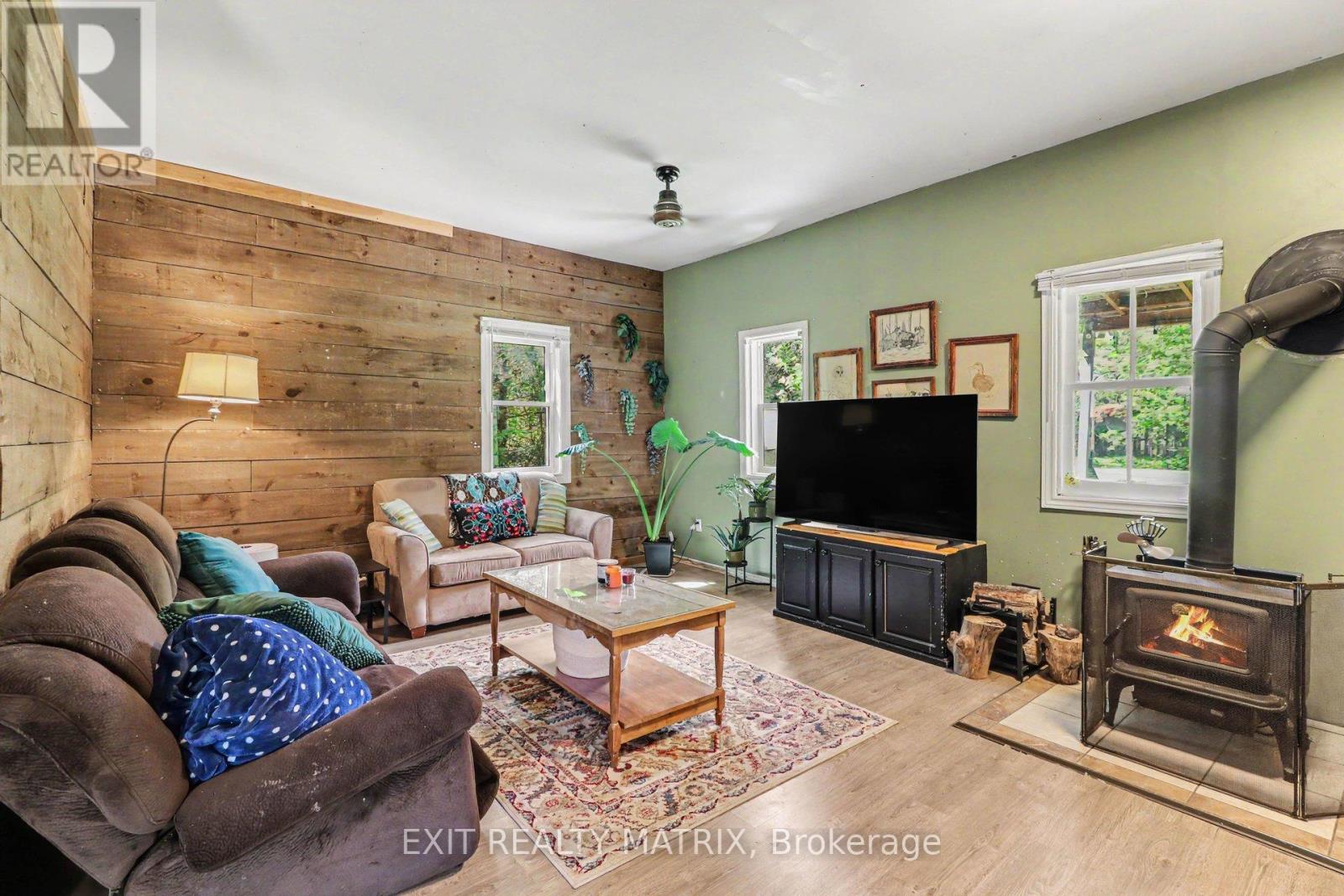 4122 BROADWAY STREET
