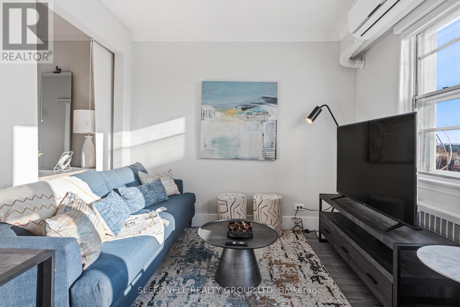 280 LAURIER AVENUE E