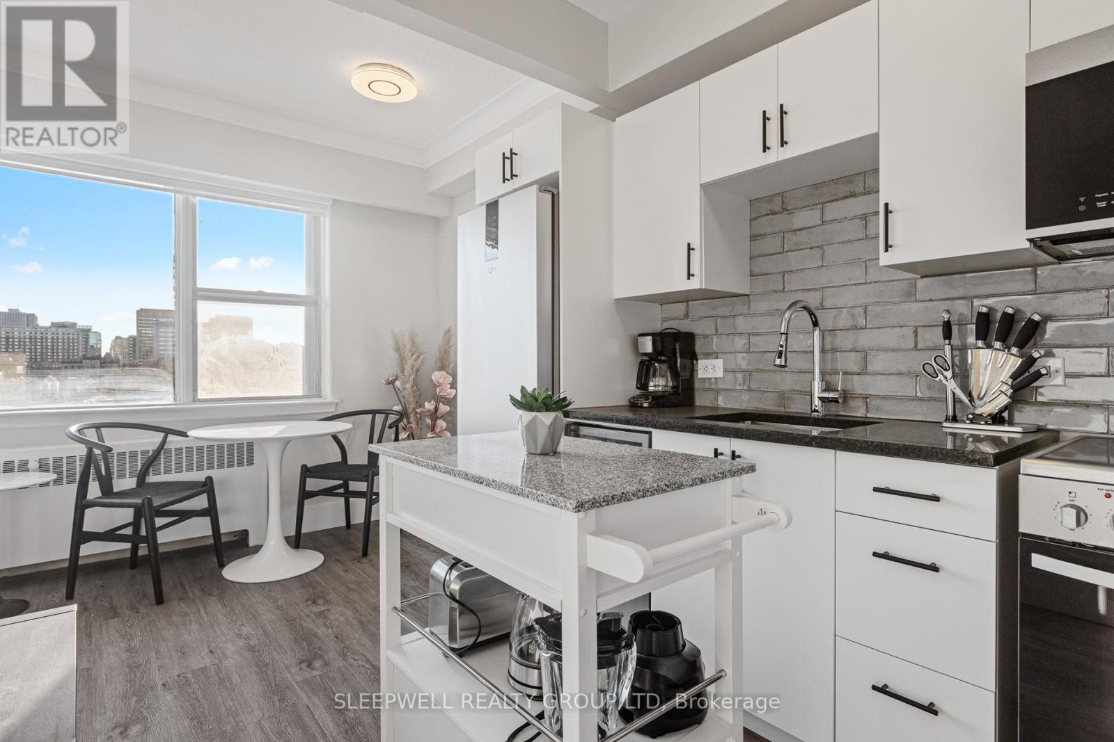 280 LAURIER AVENUE E