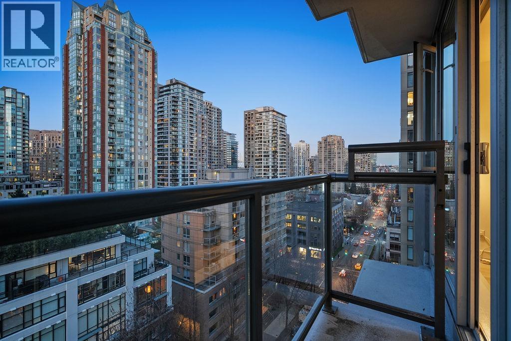 1103 1010 RICHARDS STREET