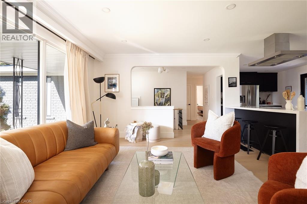 3495 RIVERSPRAY Crescent