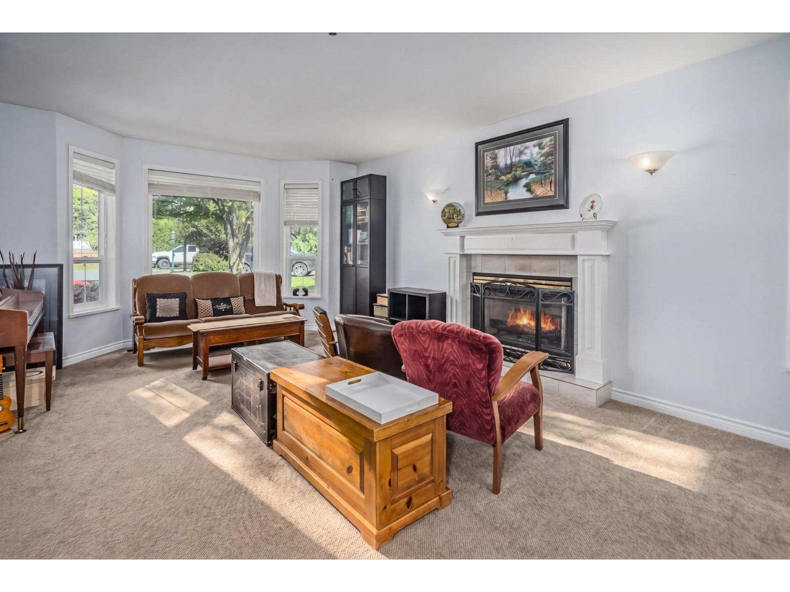 2523 COUNTRY COURT