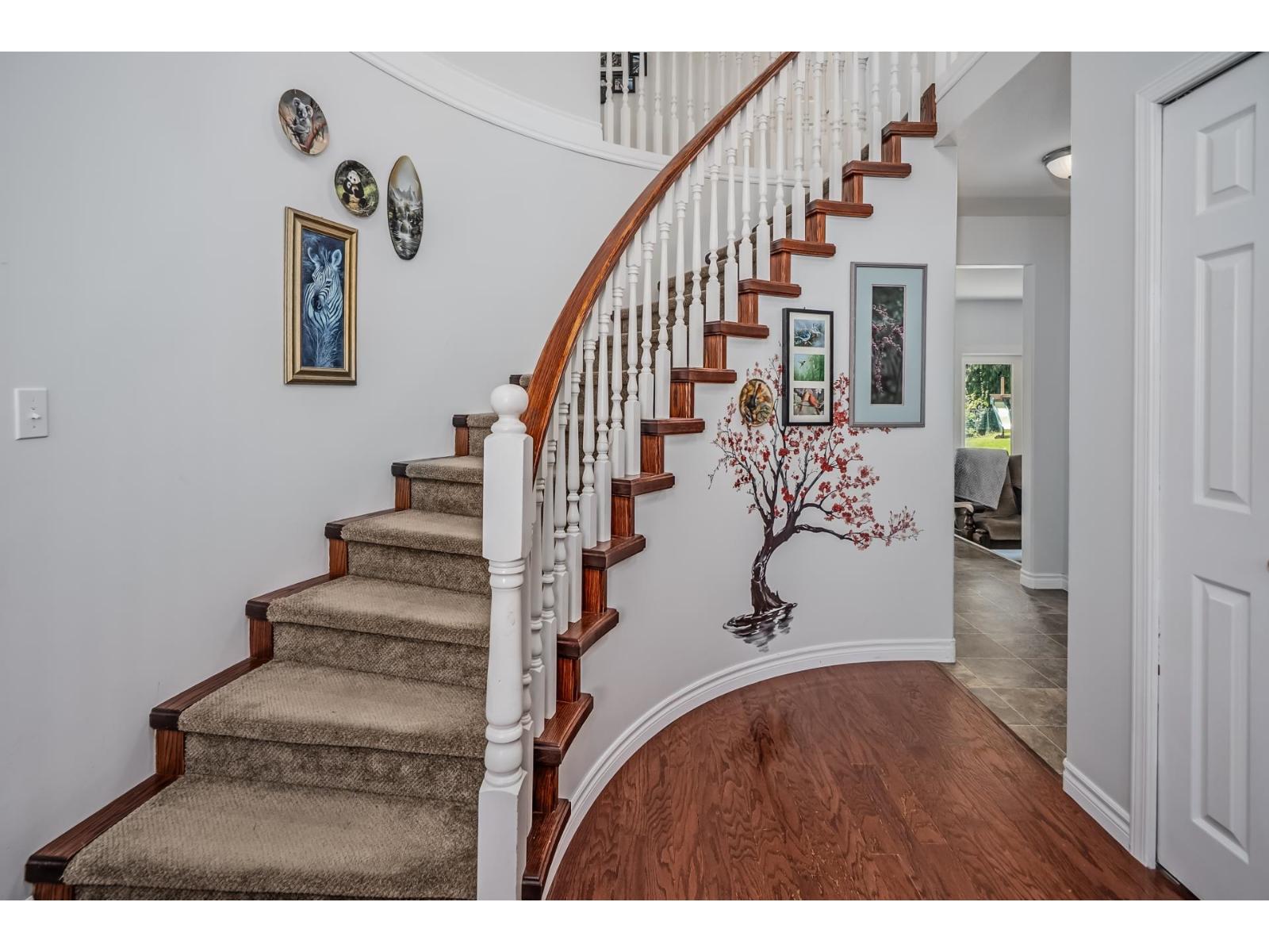 2523 COUNTRY COURT