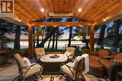 11176 Chalet Rd North Saanich BC V8L5M1