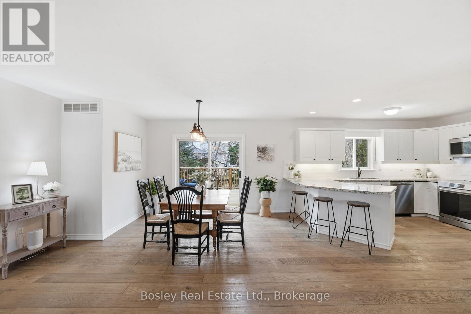 17 RIDGE CREEK DRIVE W